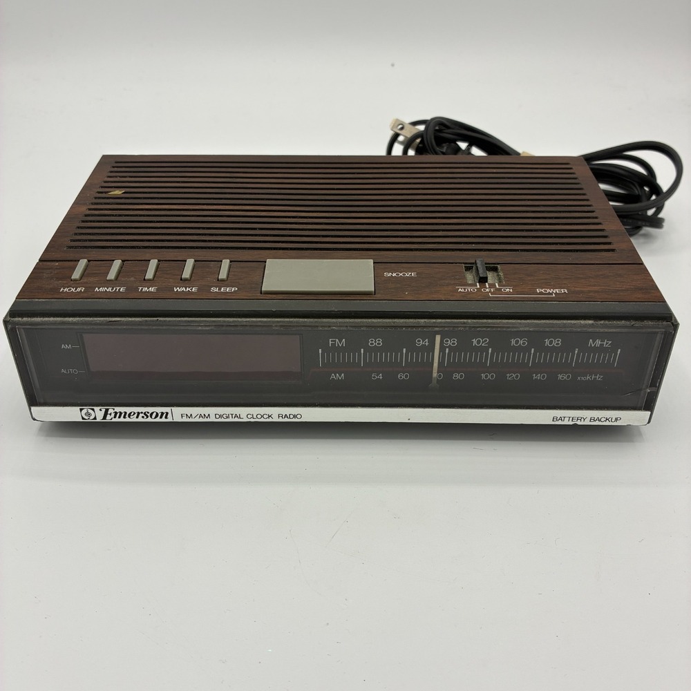 Vintage Emerson RED5511B FM/AM Digital Clock Radio Wood Grain Tested Working